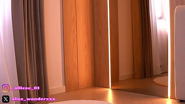 VanessaSimon online show from March 14, 2026, 6:30 am