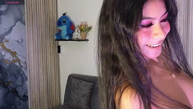 Snapshot of LissaWiild chatting on October 28, 2025, 1:32 pm LissaWiild online show from October 28, 2025, 1:32 pm