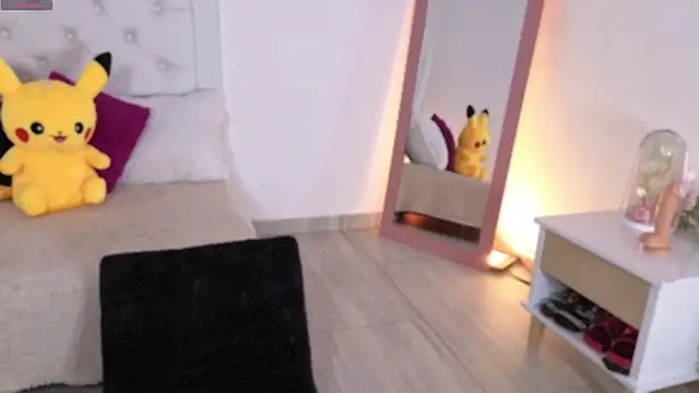 Snapshot of little_kawaiigirl_ chatting on January 8, 2026, 1:00 am little kawaiigirl online show from January 8, 2026, 1:00 am