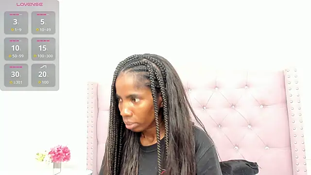 Snapshot of MonicaSchwartz chatting on October 3, 2025, 7:26 pm MonicaSchwartz online show from October 3, 2025, 7:26 pm