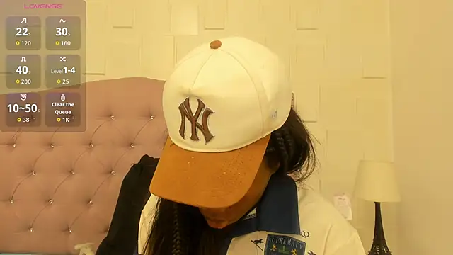 Snapshot of MonicaSchwartz chatting on September 30, 2025, 7:20 pm MonicaSchwartz online show from September 30, 2025, 7:20 pm