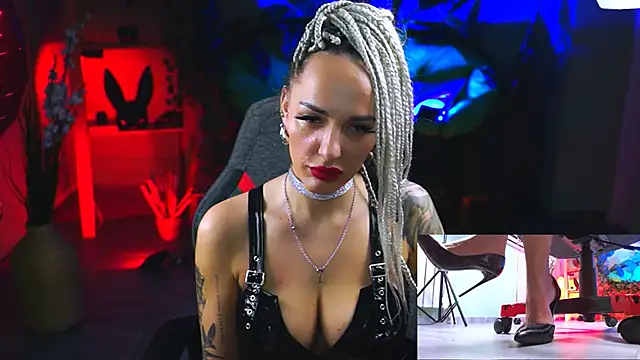 MonicaMaxwel online show from February 23, 2025, 2:57 pm