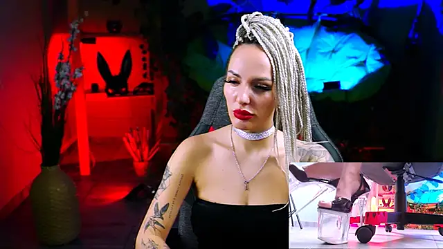 MonicaMaxwel online show from February 25, 2025, 2:48 pm
