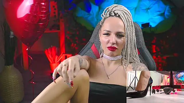 MonicaMaxwel online show from February 16, 2025, 5:26 pm