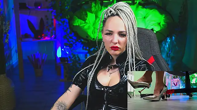 MonicaMaxwel online show from March 3, 2025, 3:32 pm