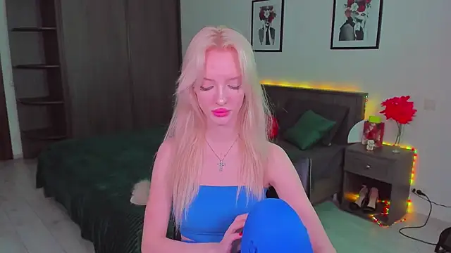 AleksaBlonde online show from March 3, 2025, 2:39 pm