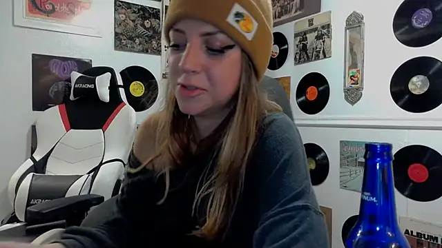 Snapshot of molly_witha_chance chatting on January 19, 2025, 12:17 am molly witha chance online show from January 19, 2025, 12:17 am