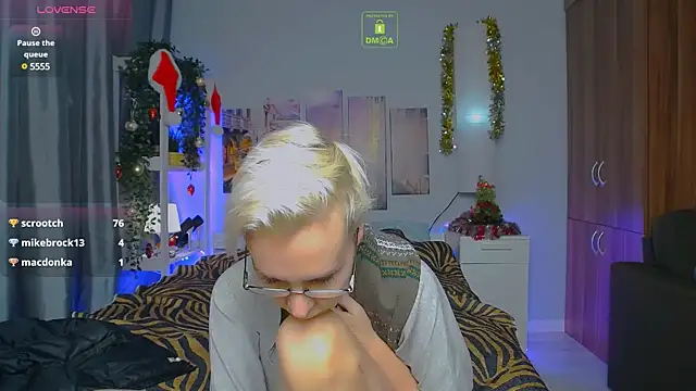 HelgaHimmell online show from December 23, 2024, 1:08 am