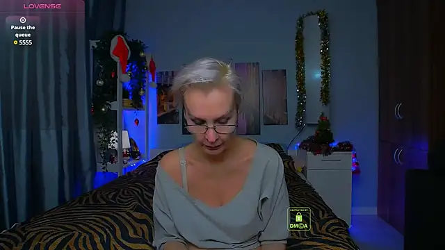 HelgaHimmell online show from December 28, 2024, 10:44 pm