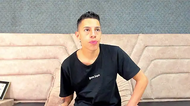 Snapshot of thiago19s chatting on January 23, 2025, 7:29 pm thiago19s online show from January 23, 2025, 7:29 pm