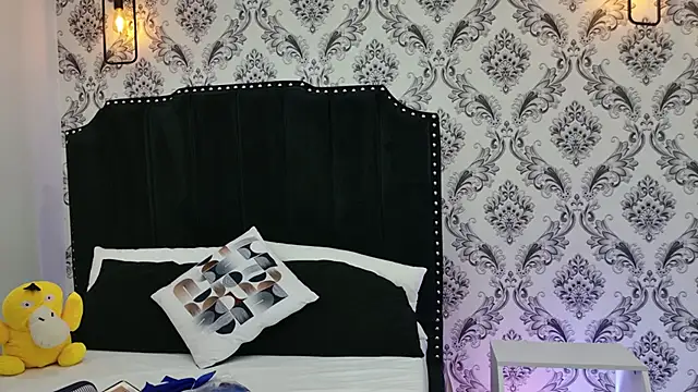 LexaDeRusso online show from September 12, 2025, 7:57 pm