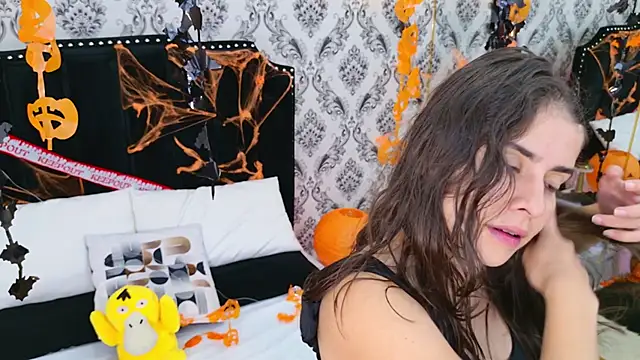 LexaDeRusso online show from October 29, 2025, 7:46 pm