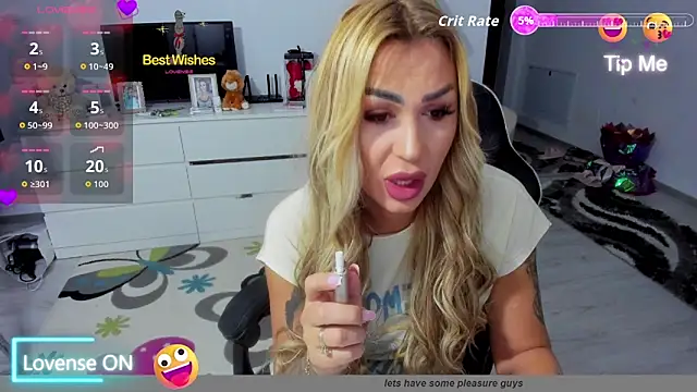 Snapshot of GlossyDiamondX chatting on September 27, 2025, 2:39 am GlossyDiamondX online show from September 27, 2025, 2:39 am