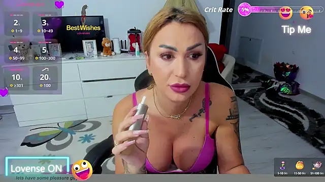 Snapshot of GlossyDiamondX chatting on September 23, 2025, 2:29 am GlossyDiamondX online show from September 23, 2025, 2:29 am