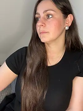 Loella-Rose online show from April 18, 2026, 5:15 pm