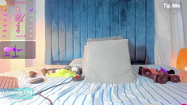 Snapshot of blondehorny69 chatting on September 23, 2025, 7:43 pm blondehorny69 online show from September 23, 2025, 7:43 pm