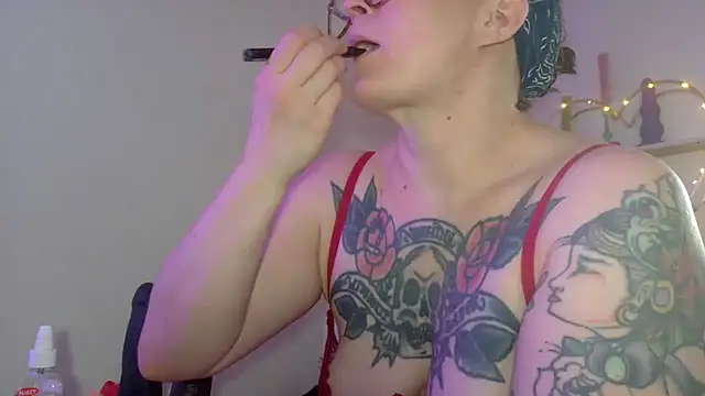 quinnmariexo online show from March 4, 2026, 7:54 pm