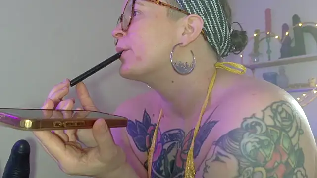 quinnmariexo online show from March 6, 2026, 4:46 pm