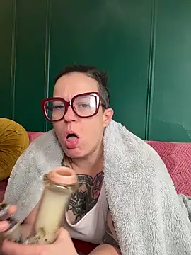 quinnmariexo online show from March 19, 2026, 3:45 pm