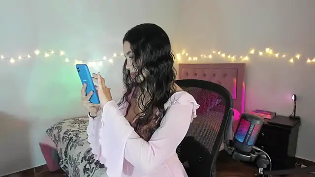 youpinkgirl  online show from December 15, 2025, 10:04 pm