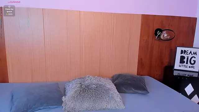 Snapshot of Aishaza1 chatting on September 24, 2025, 12:44 pm Aishaza1 online show from September 24, 2025, 12:44 pm