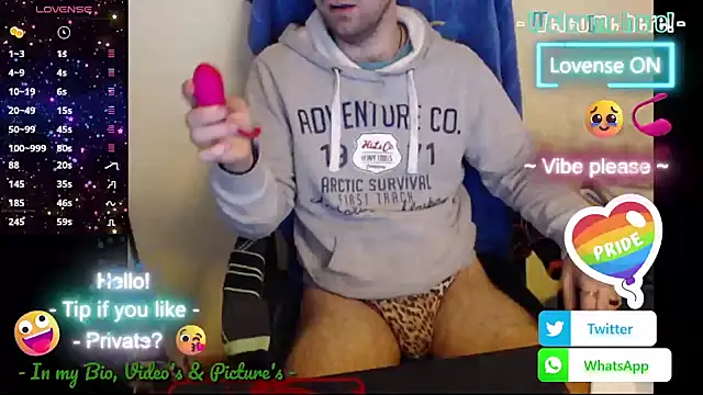 Snapshot of RealManHaveHairy chatting on October 25, 2025, 5:02 pm RealManHaveHairy online show from October 25, 2025, 5:02 pm