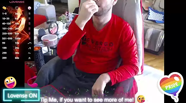 Snapshot of RealManHaveHairy chatting on March 21, 2025, 7:55 am RealManHaveHairy online show from March 21, 2025, 7:55 am