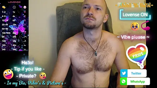 Snapshot of RealManHaveHairy chatting on October 8, 2025, 4:19 pm RealManHaveHairy online show from October 8, 2025, 4:19 pm