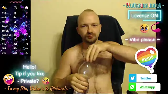 Snapshot of RealManHaveHairy chatting on September 10, 2025, 4:22 am RealManHaveHairy online show from September 10, 2025, 4:22 am