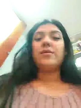 Sophie-hatter online show from February 6, 2025, 6:24 pm
