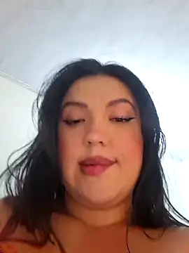 Sophie-hatter online show from May 18, 2026, 5:29 pm