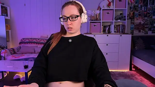 LinaWitch online show from February 13, 2026, 1:55 pm