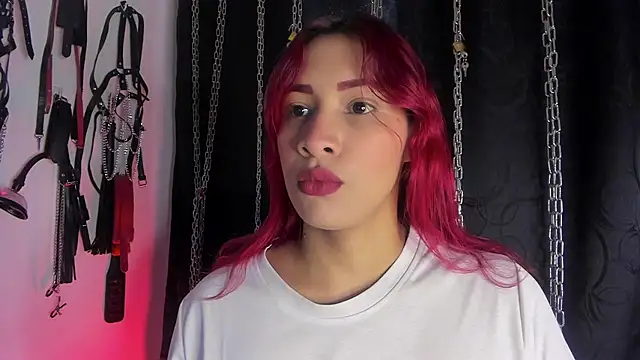 Snapshot of charrlotte_quinn chatting on February 16, 2026, 1:10 pm charrlotte quinn online show from February 16, 2026, 1:10 pm