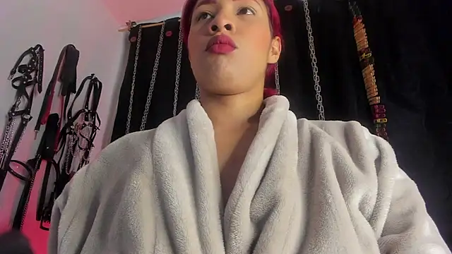 Snapshot of charrlotte_quinn chatting on February 5, 2026, 12:45 pm charrlotte quinn online show from February 5, 2026, 12:45 pm