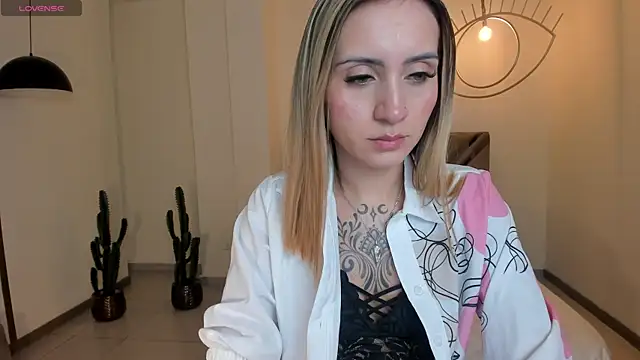 MollySundersX online show from January 17, 2026, 8:45 pm