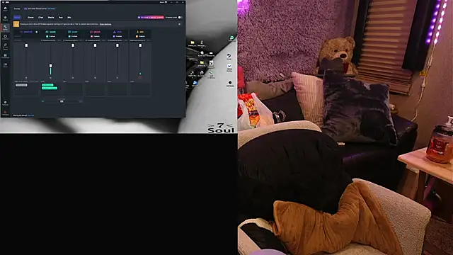 Snapshot of IndiaBlaze chatting on October 18, 2025, 2:35 am IndiaBlaze online show from October 18, 2025, 2:35 am