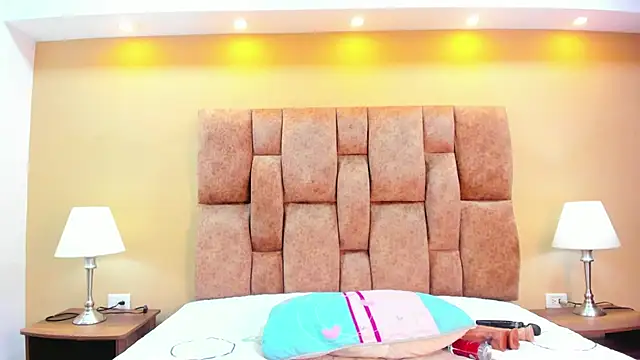 MiiaHot online show from January 7, 2026, 8:36 pm