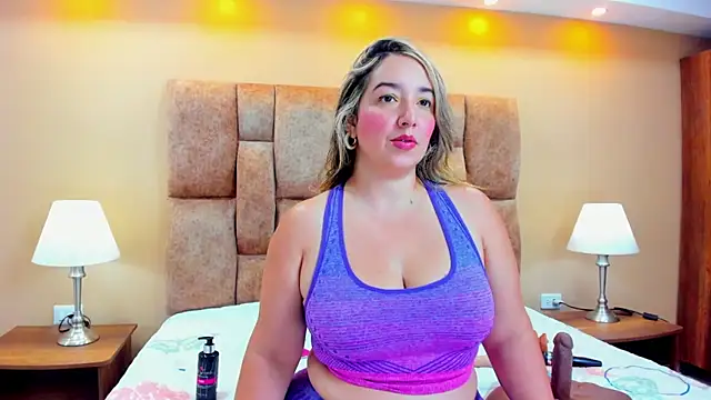 MiiaHot online show from February 2, 2026, 7:46 pm