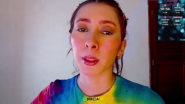 lanaturner  online show from October 8, 2025, 3:19 am