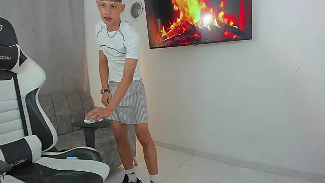 andy bigcock01 online show from December 18, 2024, 3:58 am