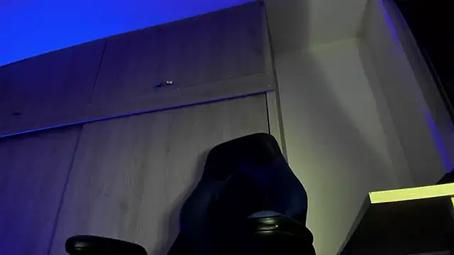 male pussy online show from November 3, 2025, 1:55 am