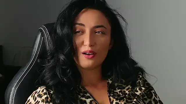 Snapshot of KatherineRyder chatting on October 3, 2025, 5:58 pm KatherineRyder online show from October 3, 2025, 5:58 pm