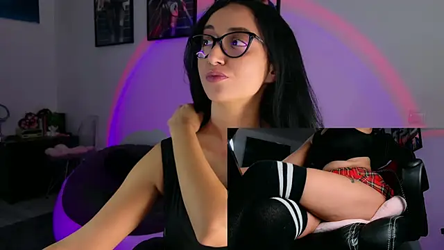 Snapshot of KatherineRyder chatting on October 12, 2025, 4:41 pm KatherineRyder online show from October 12, 2025, 4:41 pm