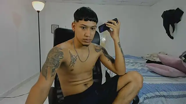 slim master12 online show from February 25, 2026, 9:03 pm