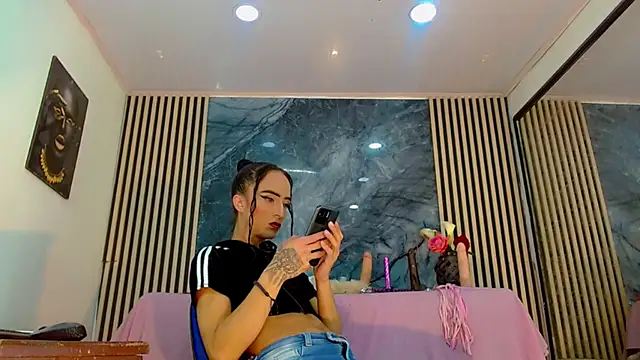 PriscilaRainbow online show from February 28, 2025, 1:58 pm