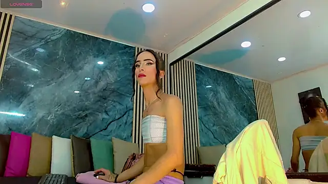 PriscilaRainbow online show from March 6, 2025, 11:53 pm