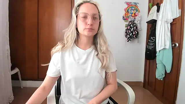 Adele johnsonn1 online show from November 19, 2025, 3:45 pm