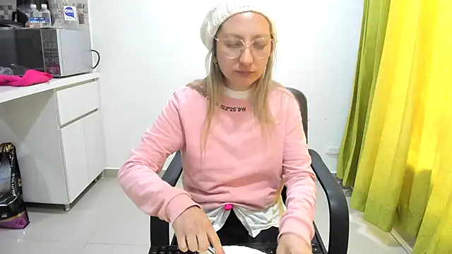 Adele johnsonn1 online show from January 30, 2025, 2:47 pm