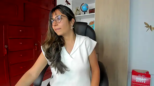 Isabellaa22 1 online show from June 2, 2026, 8:09 pm