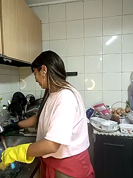Isabellaa22 1 online show from January 27, 2025, 11:43 pm